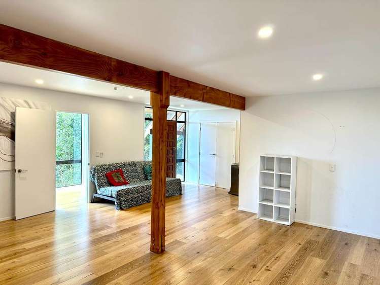 22 Tui Crescent Waiatarua_13