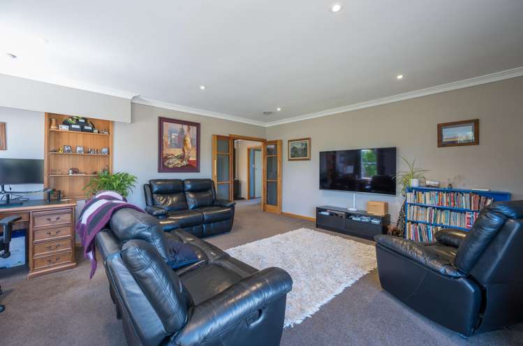 2 Collins Road Richmond_11