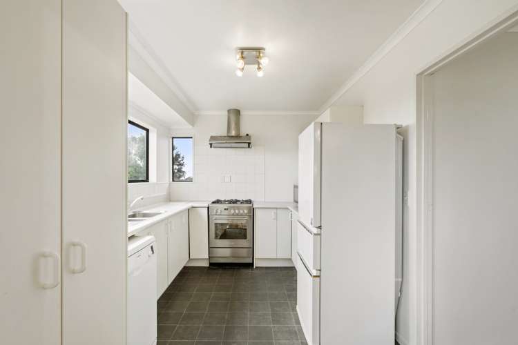 2/14 Ridge Road Waiake_12