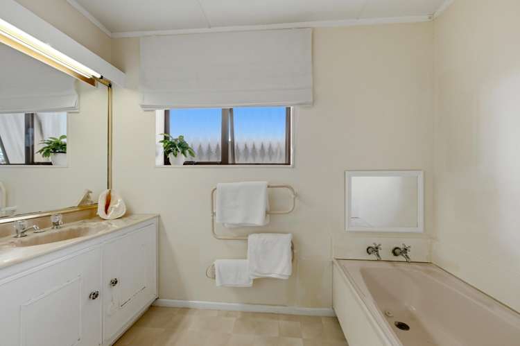 2 Geoffrey Road Torbay_16