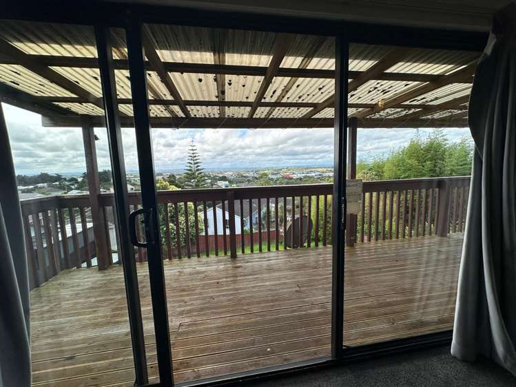 30 Royal Road Massey_17