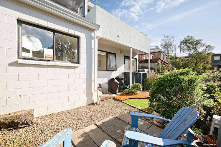 6/12 Wernham Place Northcote_20