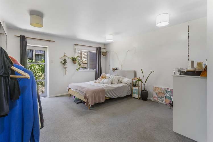 57 Pohutukawa Avenue Shelly Park_21