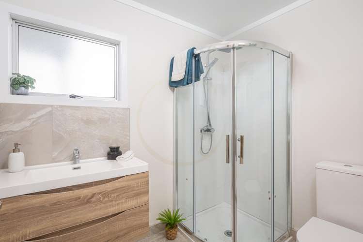 15 Ravenna Way Clover Park_9