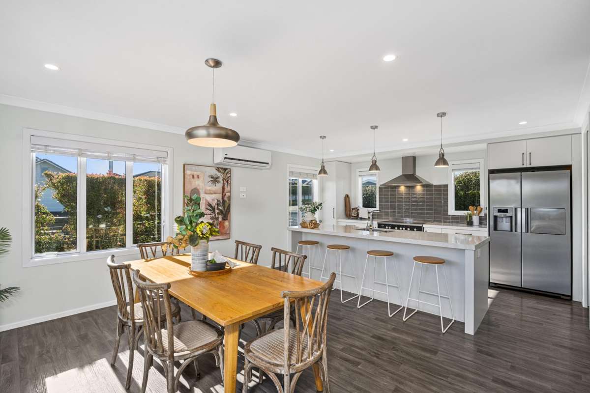 328 Lakes Boulevard_1