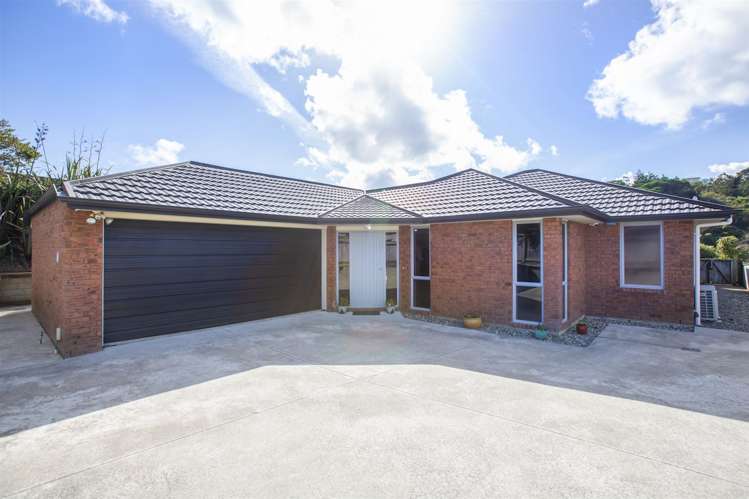 15 Tararua Close Aotea_2