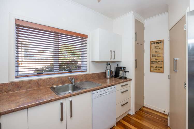 137 Galloway Street Hamilton East_5