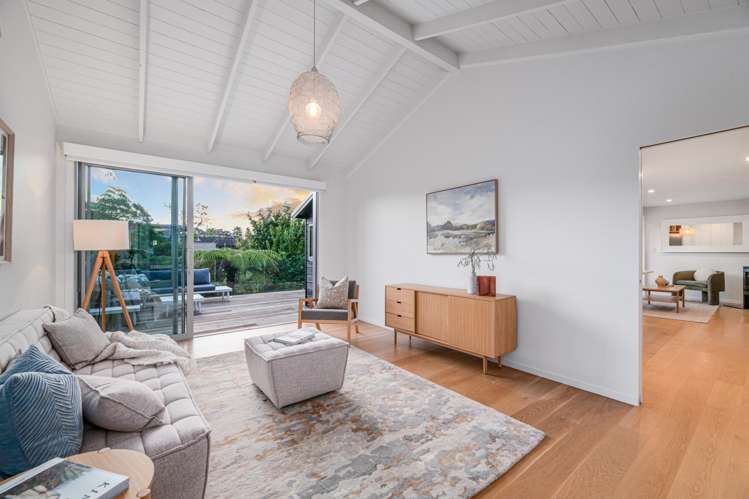 22 Woodfern Crescent Titirangi_16