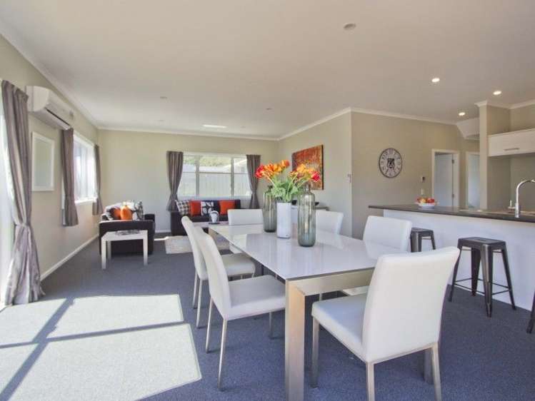 43 Fraser Colman Grove Wainuiomata_6