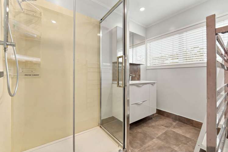 127 Bradbury Road Botany Downs_23
