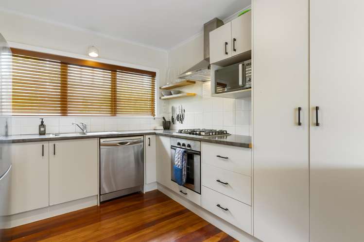 1A Rixon Place Te Atatu Peninsula_10