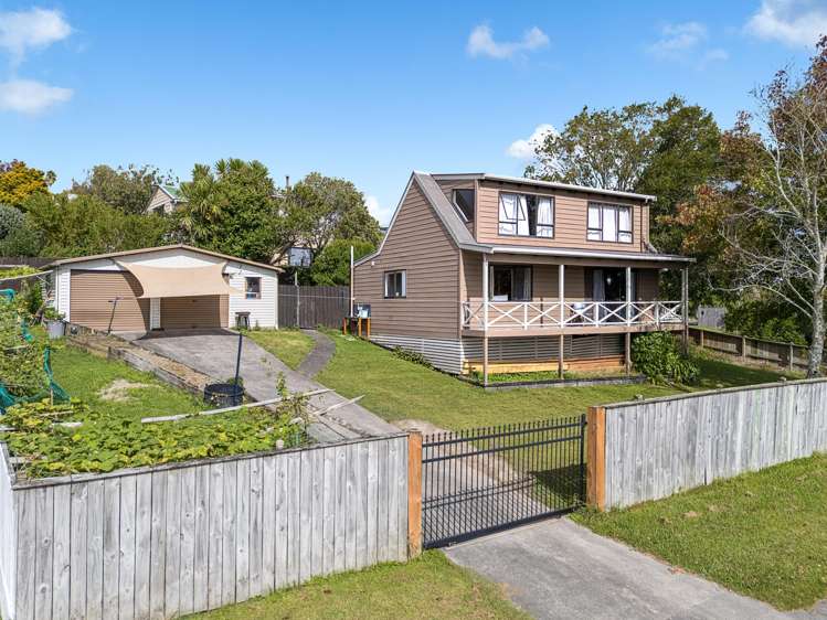 2 Raelene Place Massey_22