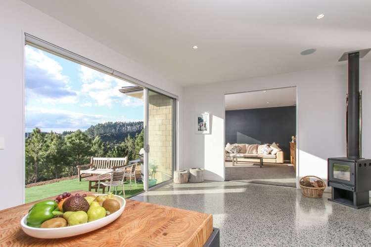 1233 East Coast Road Redvale_7