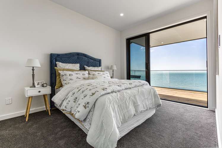 8a Crispe Road Clarks Beach_12