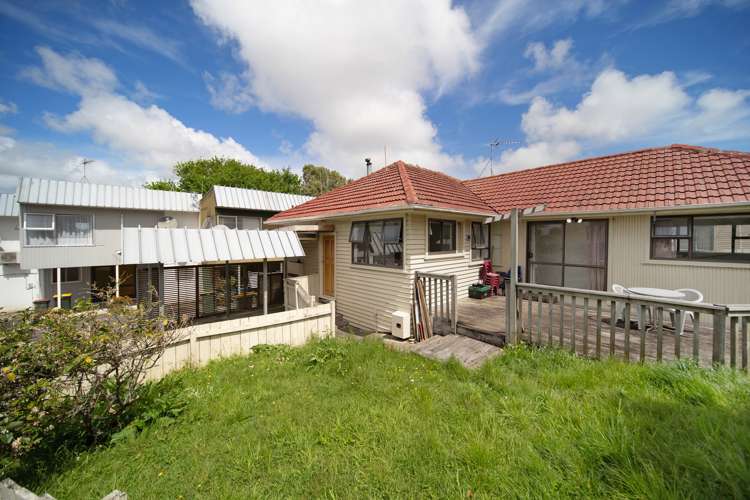 1/66 Hillcrest Road Papatoetoe Manukau City Houses for Sale One