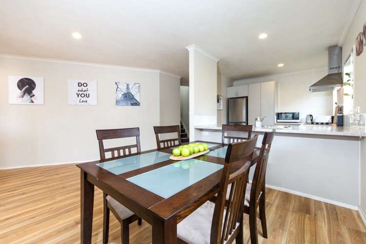 7 Vanhest Way Ranui_14