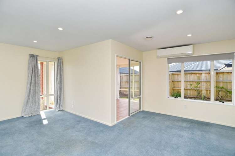 2c Hilton Drive Amberley_3