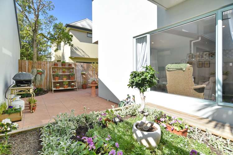 5/19 Longley Place Addington_18