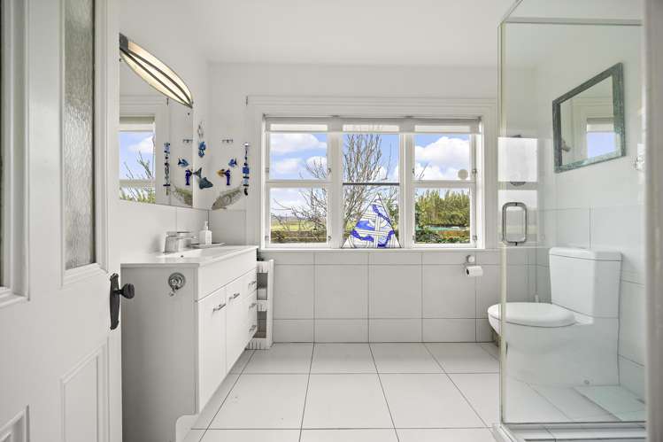 2179 State Highway 16 Helensville_19