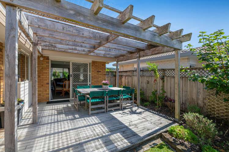 4 Lakeside Drive Orewa_12