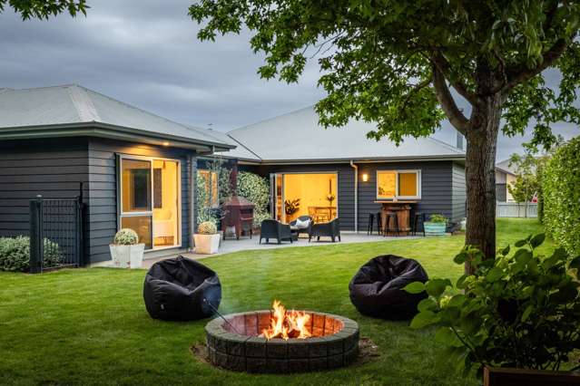 Stylish Living with Family Warmth in Frimley