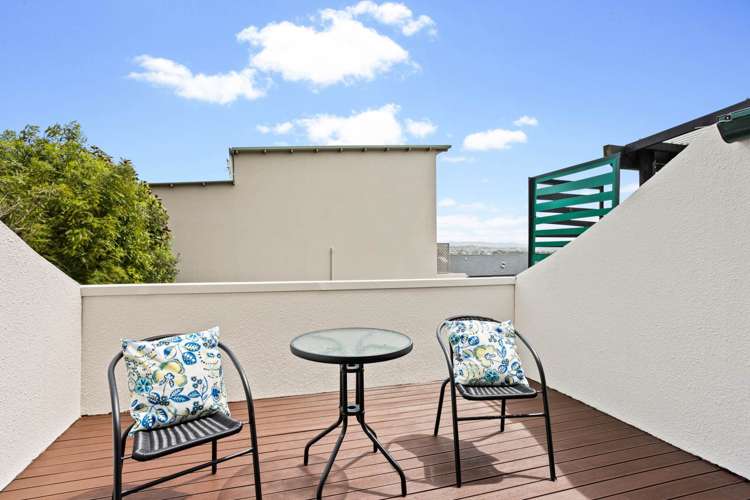 2/561 Blockhouse Bay Road_2