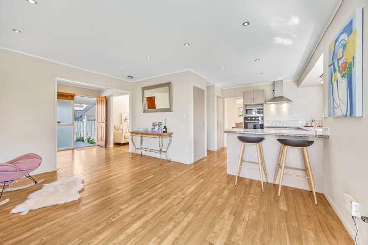 23 Gosford Drive Botany Downs_5