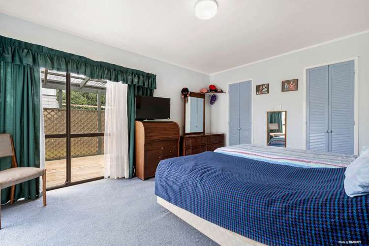 27 Sunningdale Street Wattle Downs_11