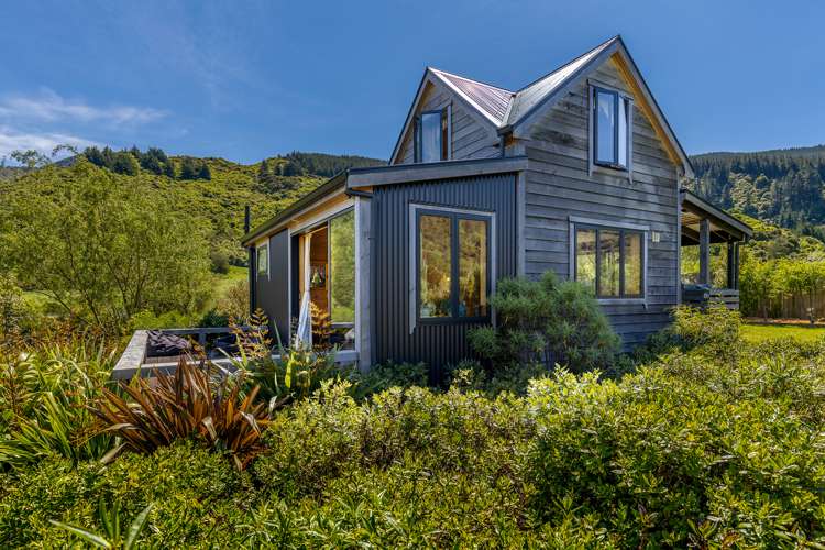 9e Lady Cobham Grove Anakiwa and Surrounds_12