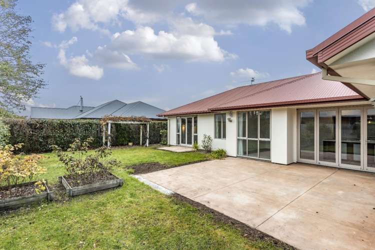 54 Pentecost Road 11353_19
