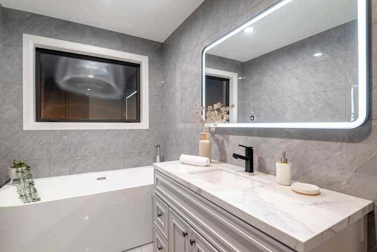 19 Manawanui Way Orewa_32