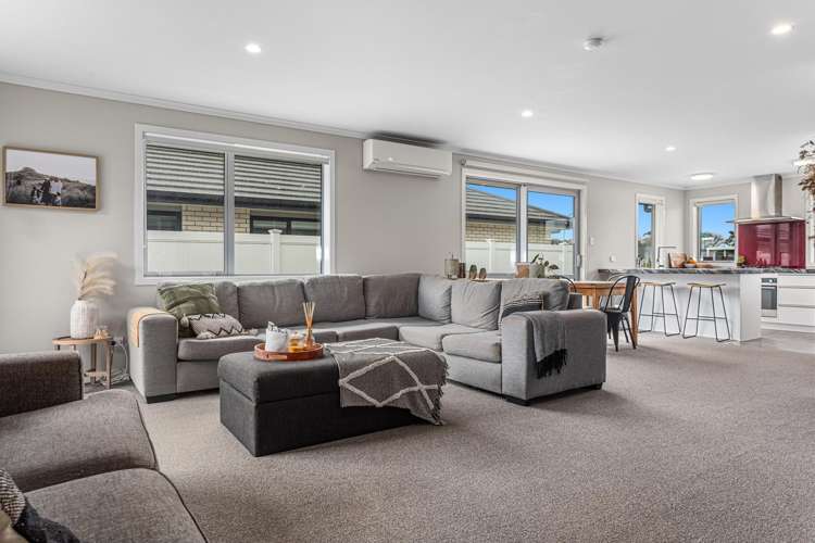 15 Kakariki Drive Coastlands_1