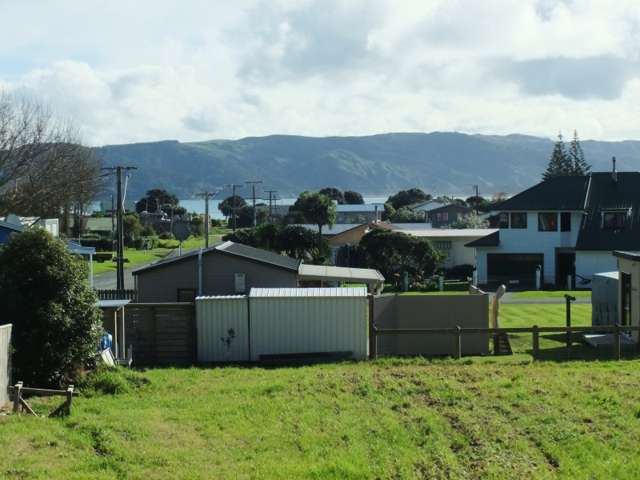 8 Puka Place Mahia_3