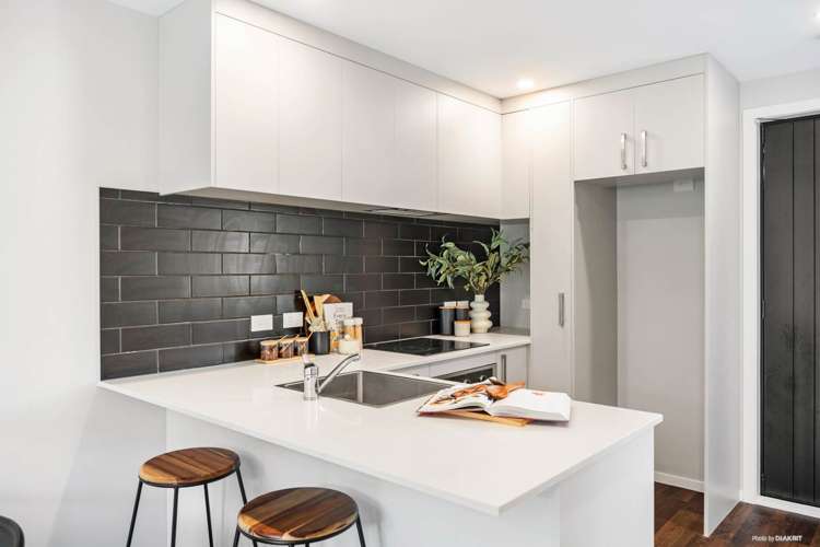 14 Tokai Place Glen Eden_2