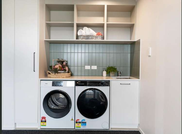 9 Suffolk Down Road Papakura_11