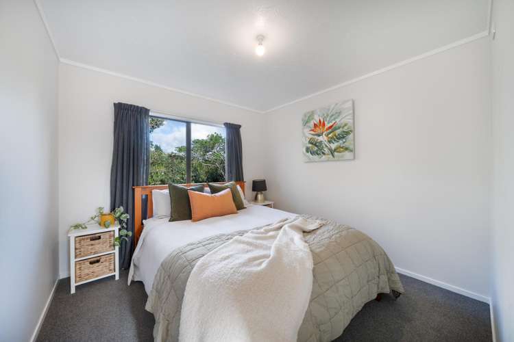 21A Dorset Grove Cannons Creek_7