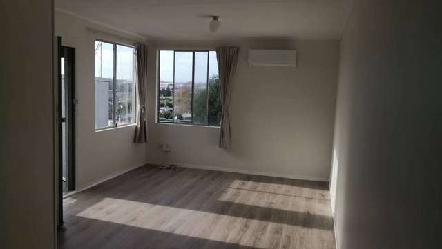 Central location One Tree Hill 3bedroom unit