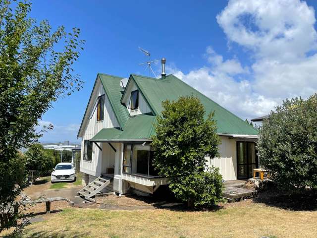 Cozy 3 Bedrooms Family Home in One Tree Hill