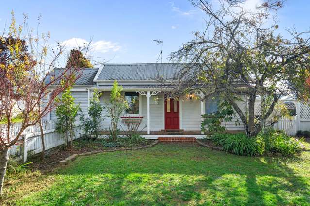 Ye Olde Cottage Charm - BEO $475,000