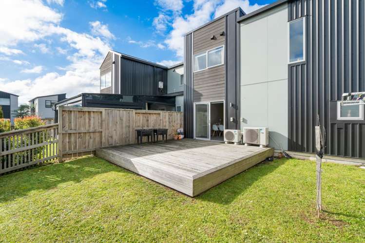 4 Selkirk Lane Hamilton Lake_1