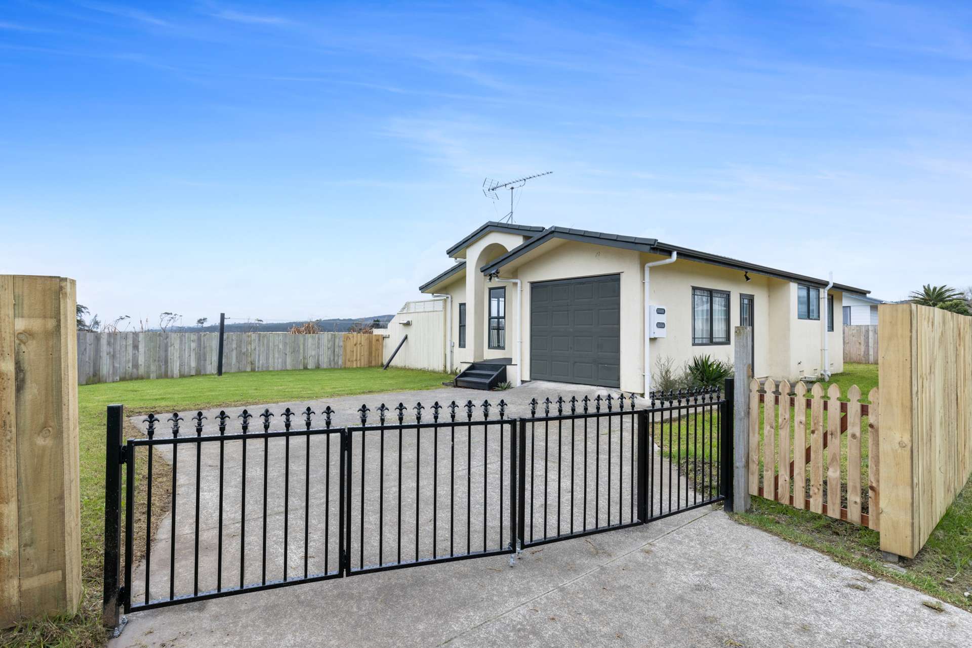 31F Springs Road Parakai_0