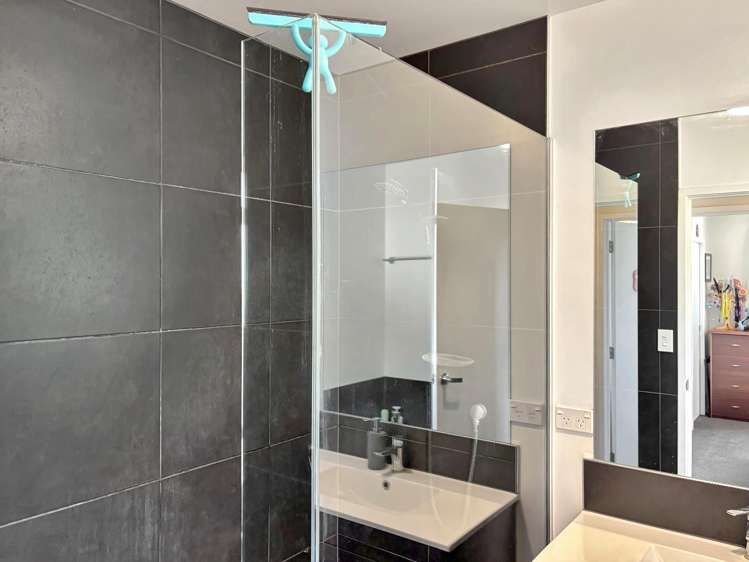 8 Christie Crescent 10484_13