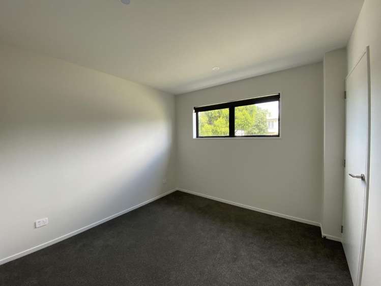 2/2 Sturges Avenue 10057_5