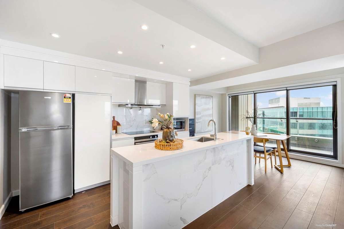 808/47 Beach Road_1