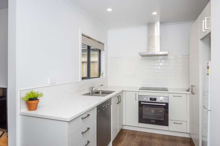 4/8 Keitha Place Glenview_13