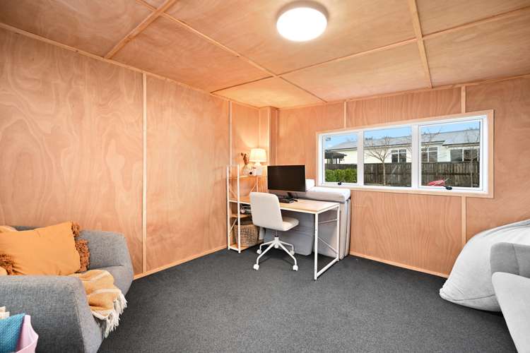 6 Barrie Crescent Silverdale_11