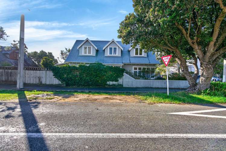 44 Oroua Street Eastbourne_35