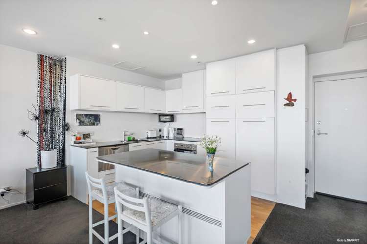 1302/18 Beach Road Auckland Central_3