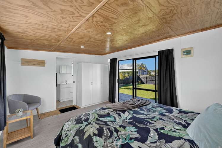 3 Flame Tree Lane Taipa_13