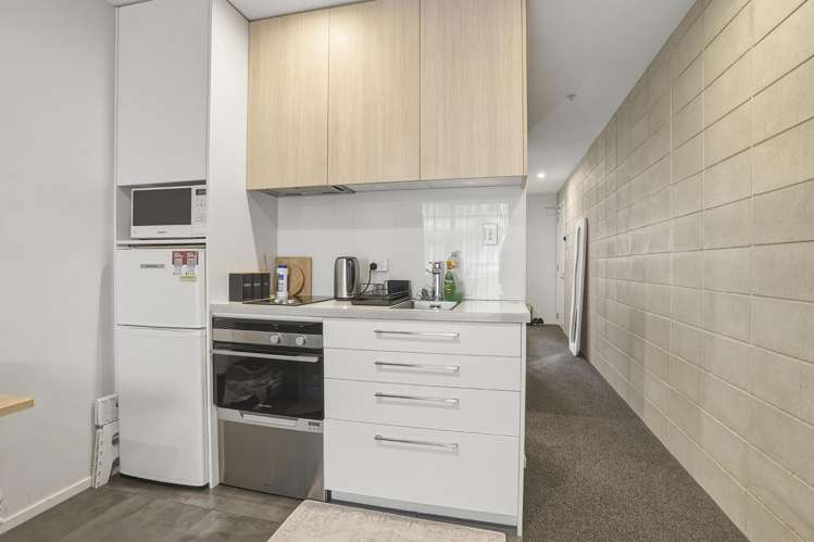 6/93 Filleul Street_4
